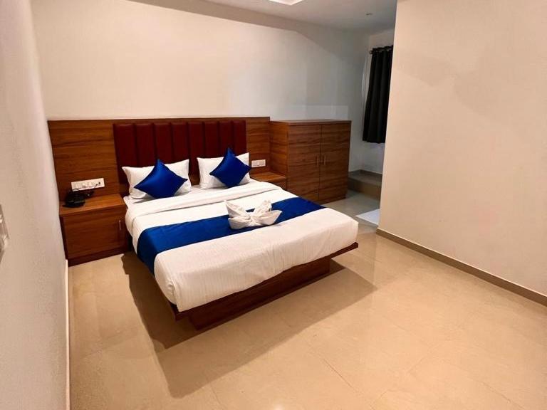 New Mangalore Inn Room photo